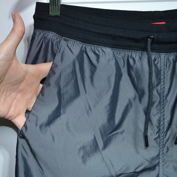 Nike Woman's T2 Woven Tech Small Deep Pewter Lightweight Athletic Jogger - Picture 4 of 10